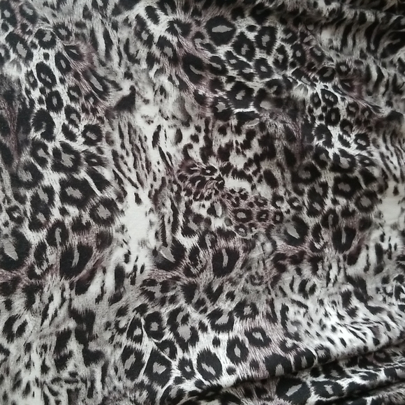 Kirshe wrap / top Animal print. black & white. Oversize or Maternity also. - Picture 6 of 6
